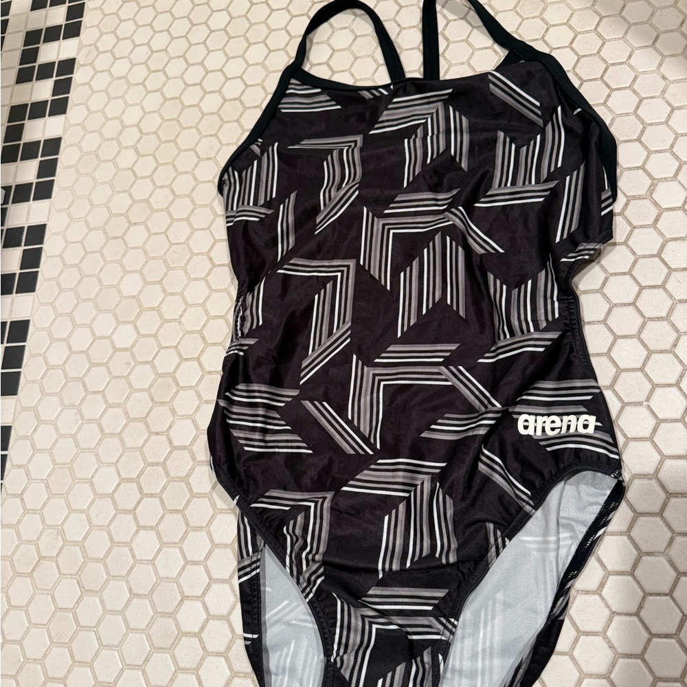 Arena Training Suit: Puzzled Challenge Back